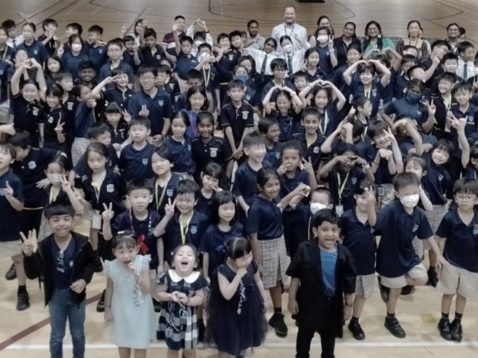 Group photo of Sri KDU International School, Klang Primary School students.