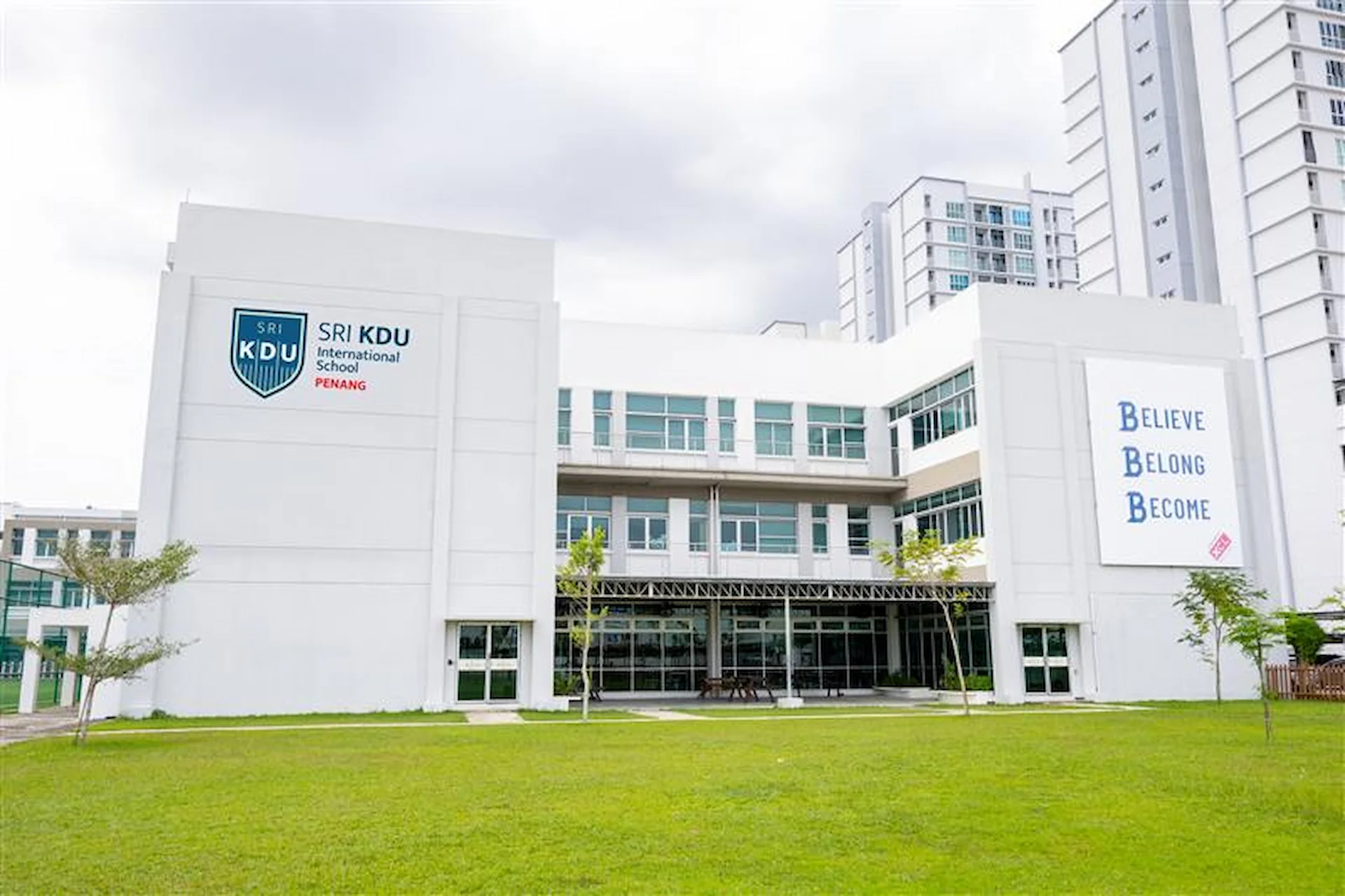 SCHOOL BUILDING SIDE VIEW 1