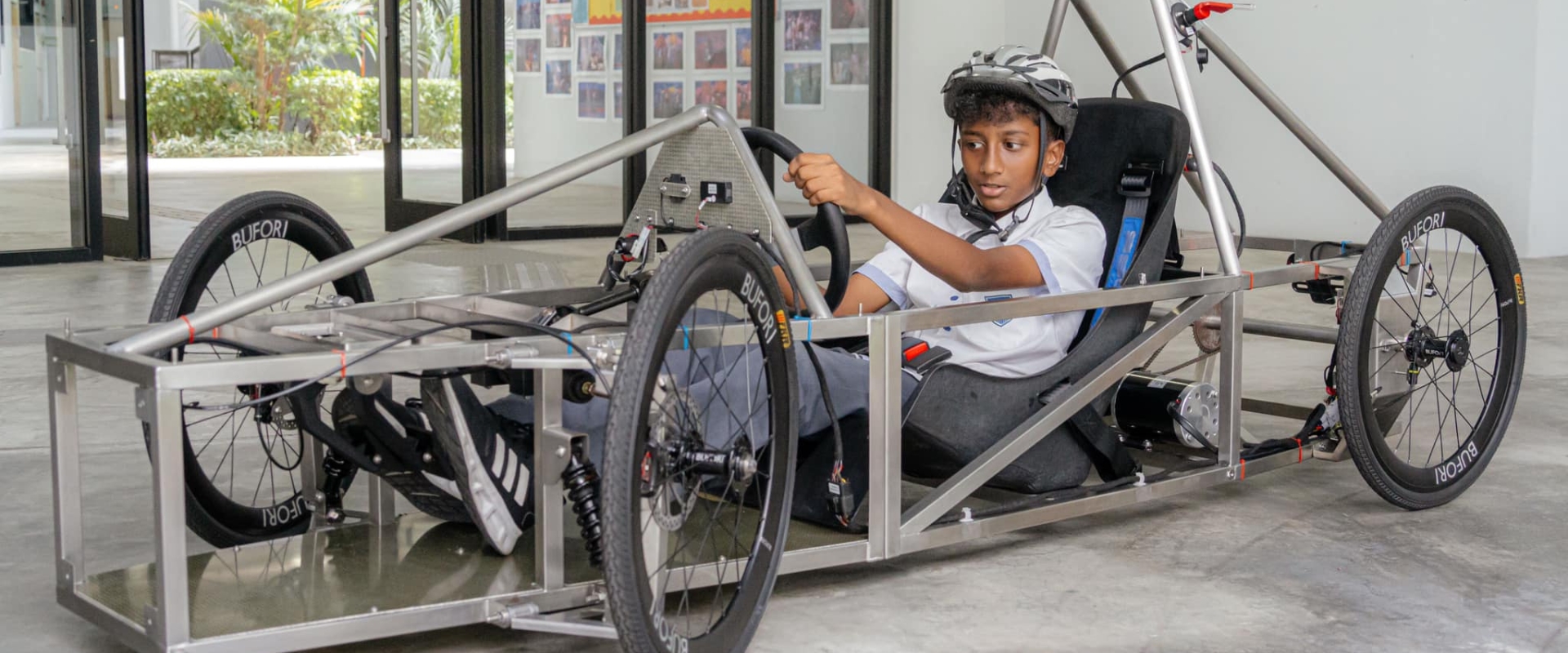 UpdateContact.25- Header Photo 1920px – 800px